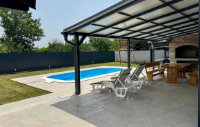 Amazing Home In Vukovar